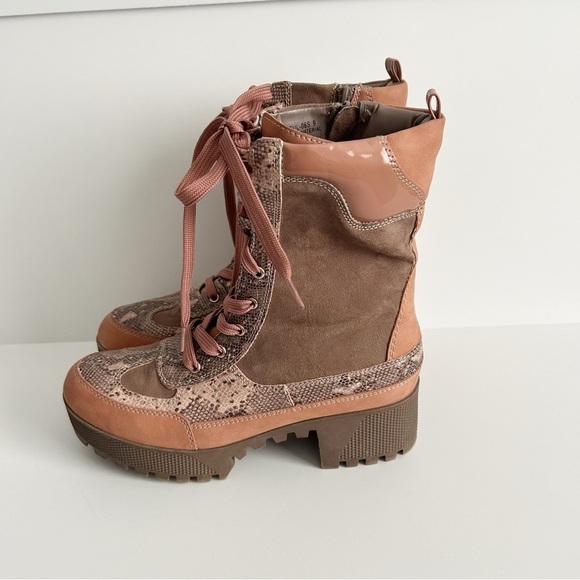 Bamboo Poweful Platform Combat Boots | Size 9 - Picture 5 of 7